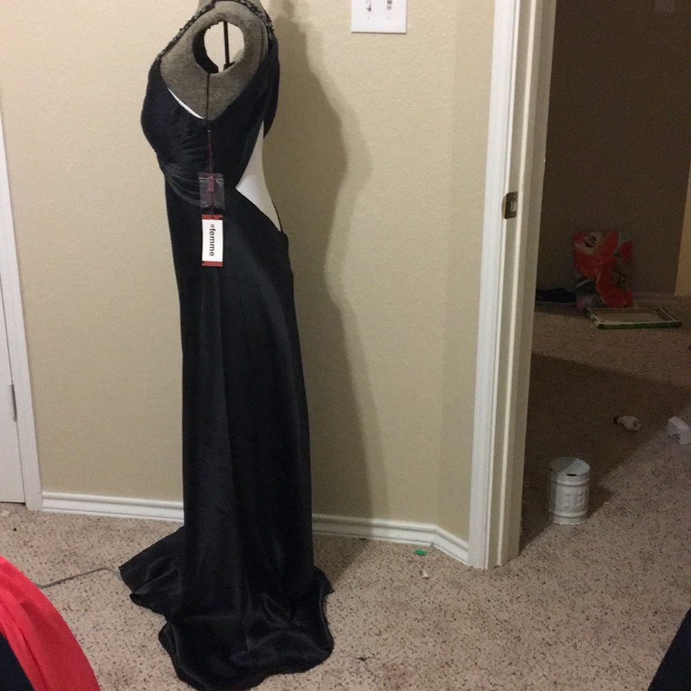 Long black ballgown - Picture 3 of 6